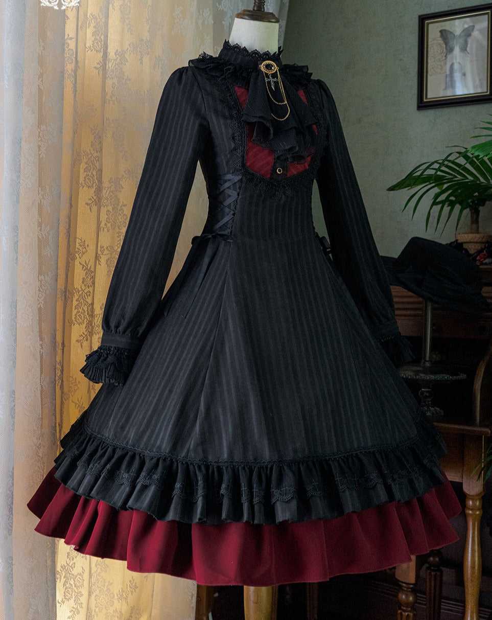 Gothic Lolita stand collar dress plain type of feudal lord