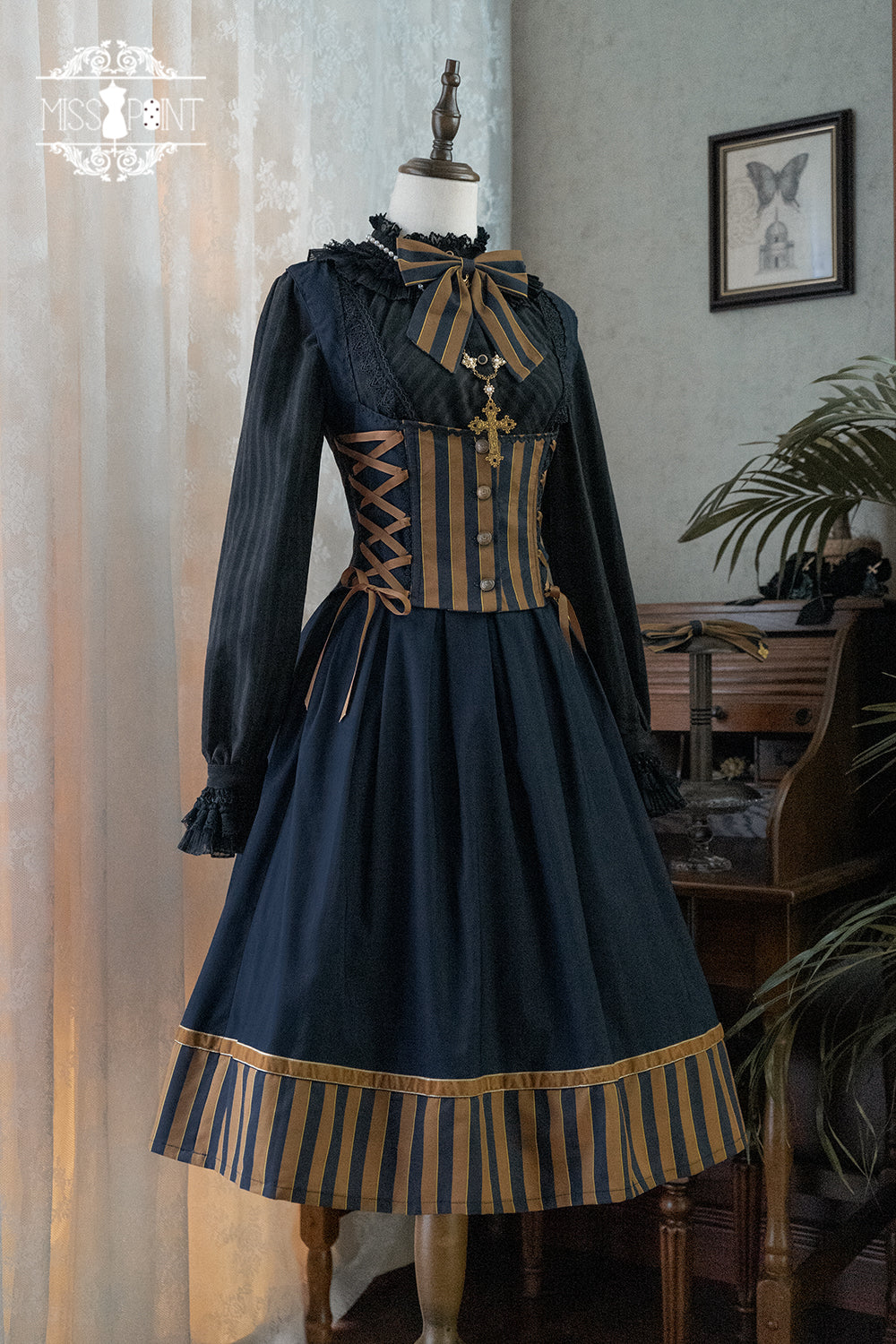 [Pre-order] Lord and noble's gothic lolita vertical striped skirt and vest