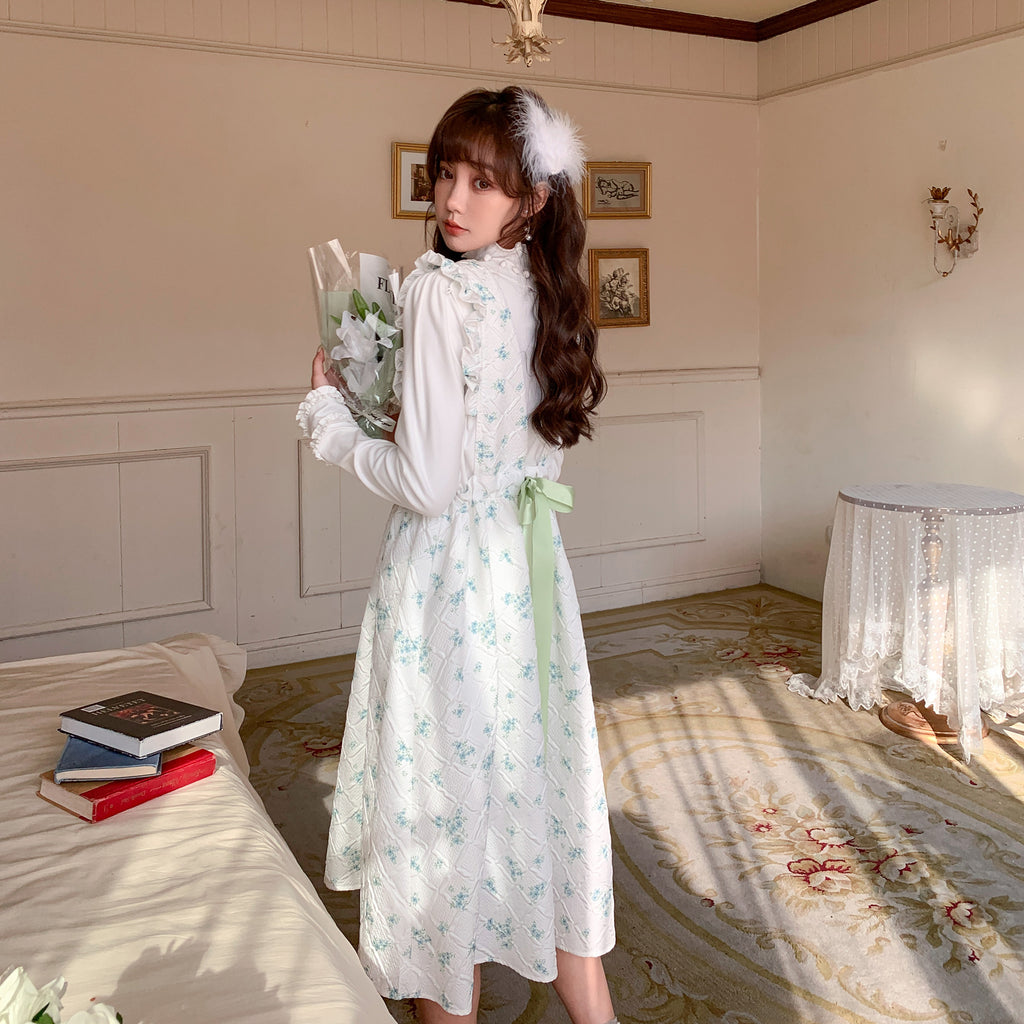 ブルーの小花柄のタンクドレス