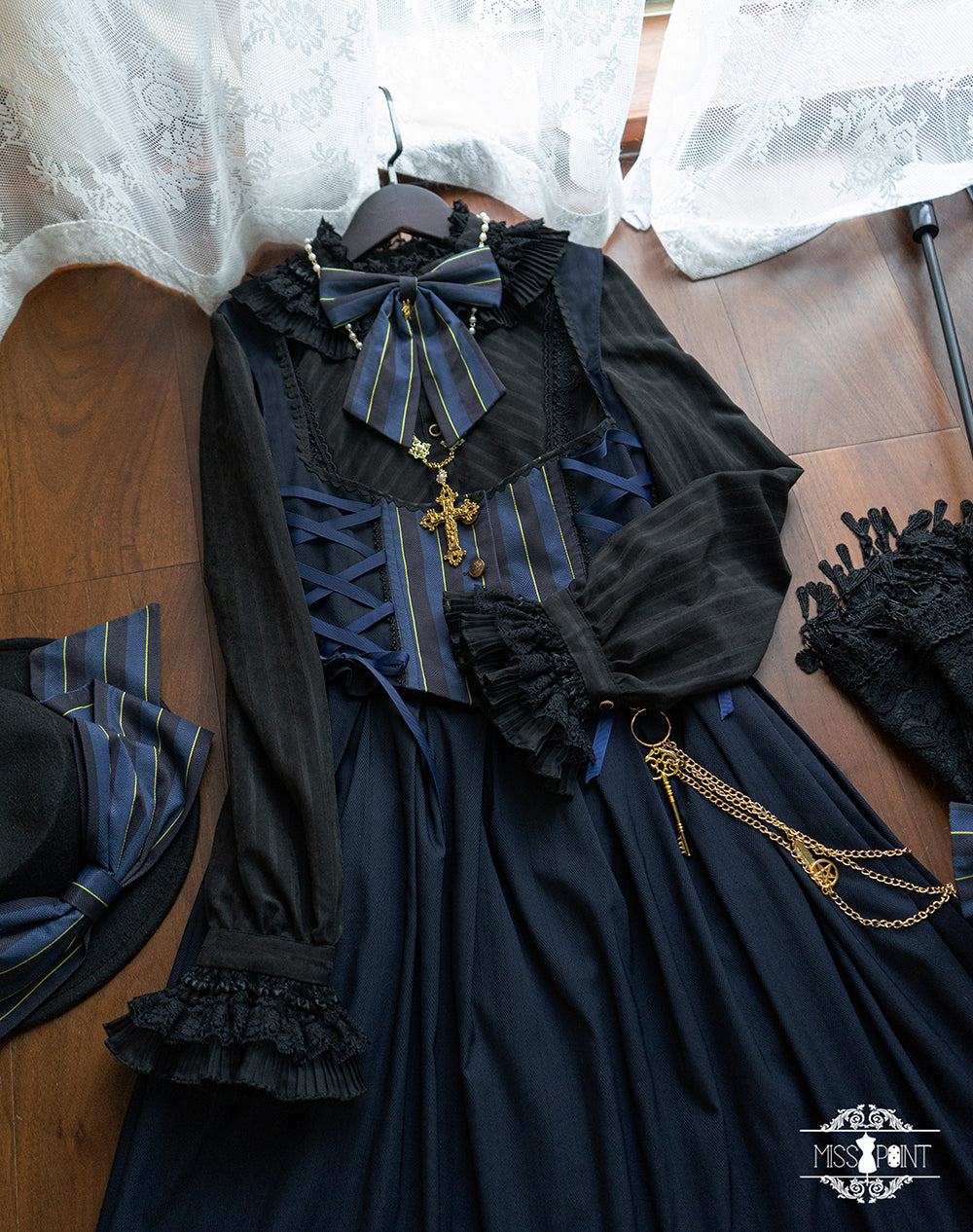 [Pre-order] Lord and noble's gothic lolita vertical striped skirt and vest