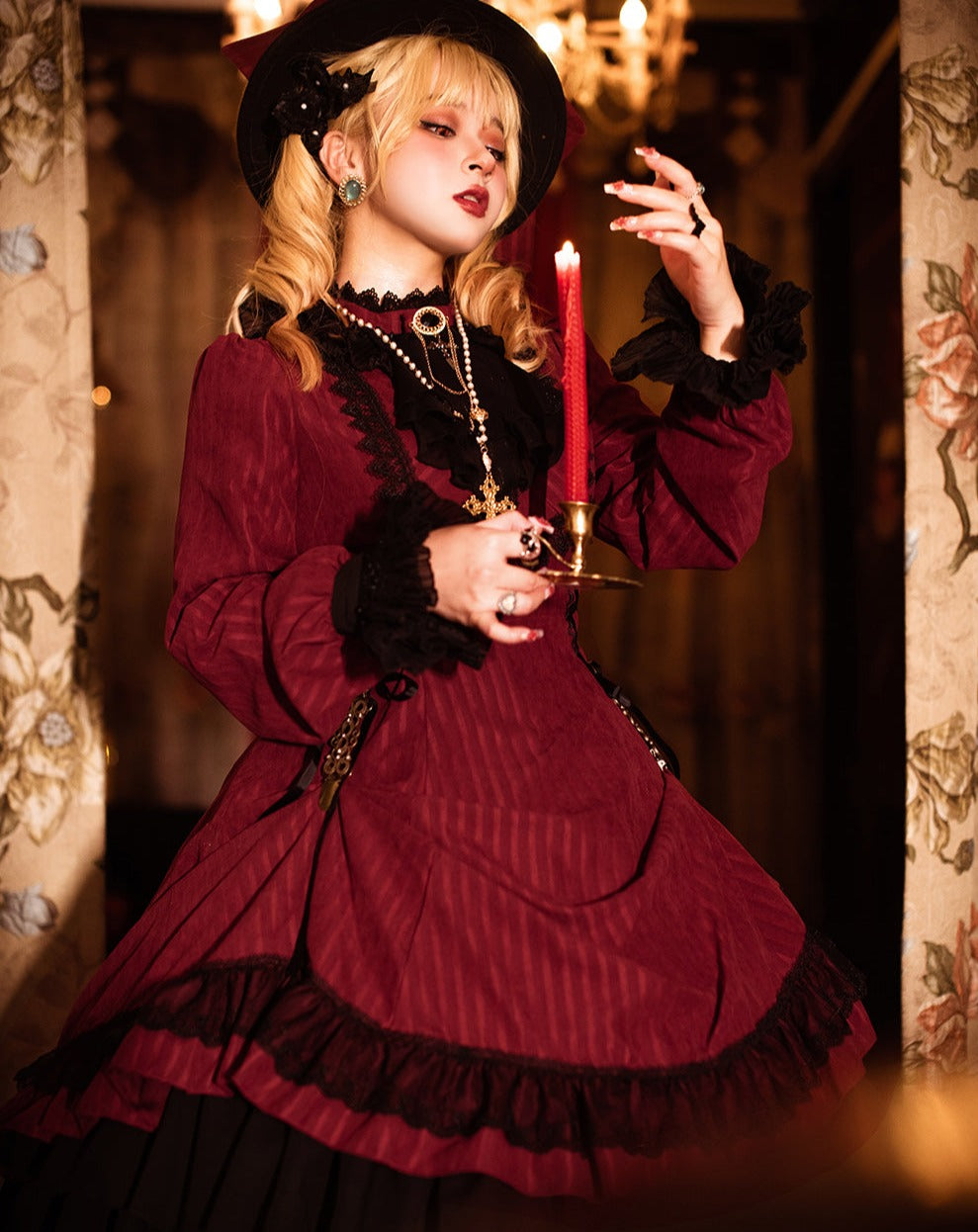 Gothic Lolita stand collar dress plain type of feudal lord