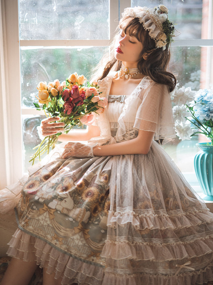 Jumper skirt with fluffy veil and sunflower pattern lace skirt