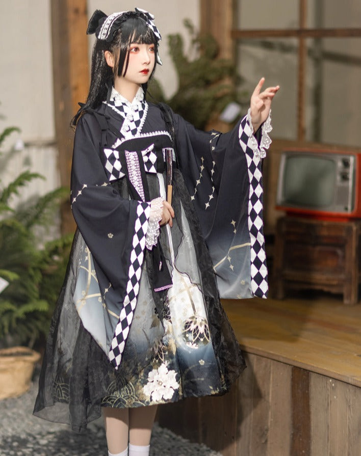 和ロリ 花模様のブラックジャンパースカートとトップス ヘッドドレス付き