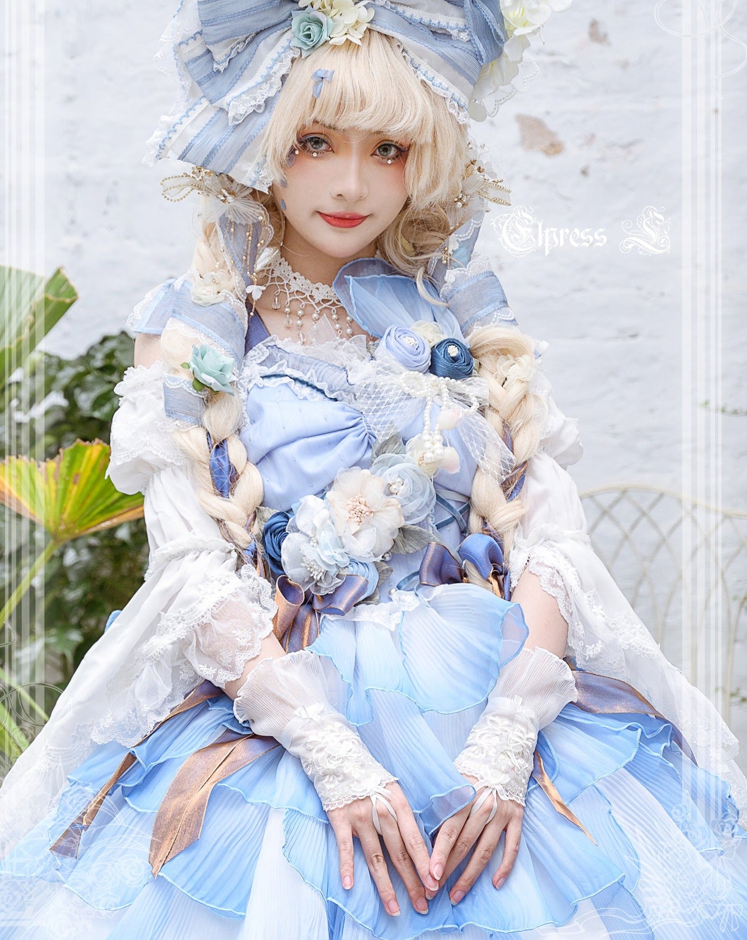 花びら揺れる 八重咲きのローズプリンセスドレス