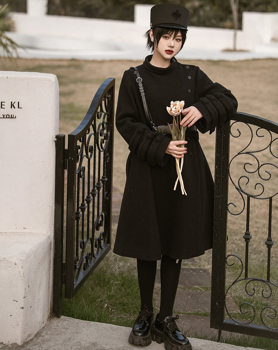 北境の森 皇子系ベルト付きブラックコート – ロリータファッション通販