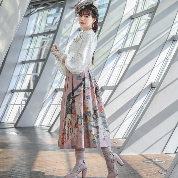 和ロリ苔桃の花咲くエレガントスカート