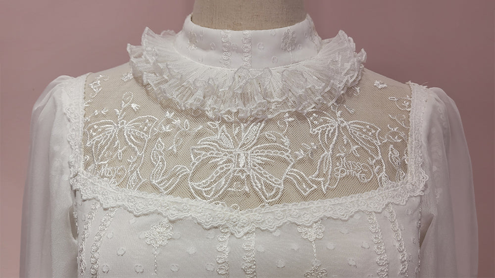 【予約販売】鈴蘭の花刺繍 ハイネックフリルブラウス【合わせ買いで20%off】