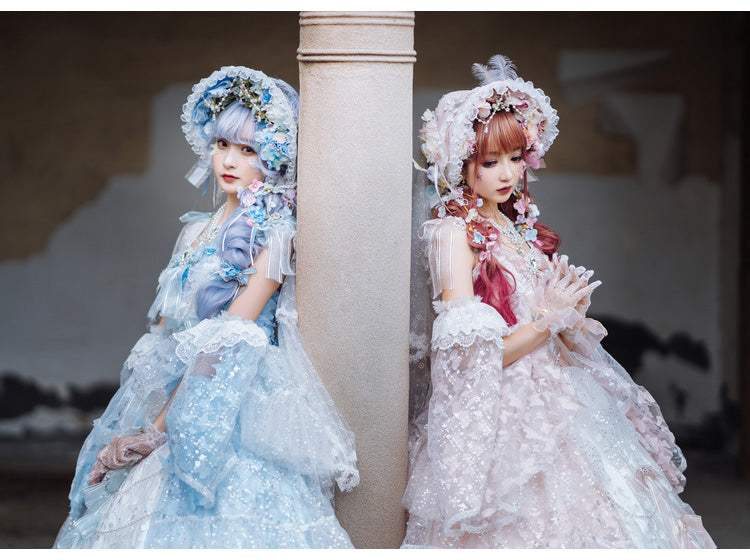 ロココ調 ゴージャスフリルの宮廷風ドレスとボンネット