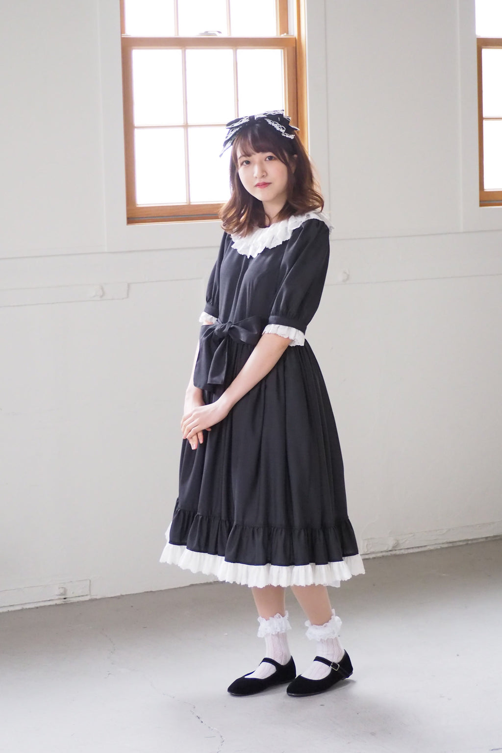 【尾州ロリィタ】究極のクラロリ 特別な日常のワンピース（濃灰色・半袖）