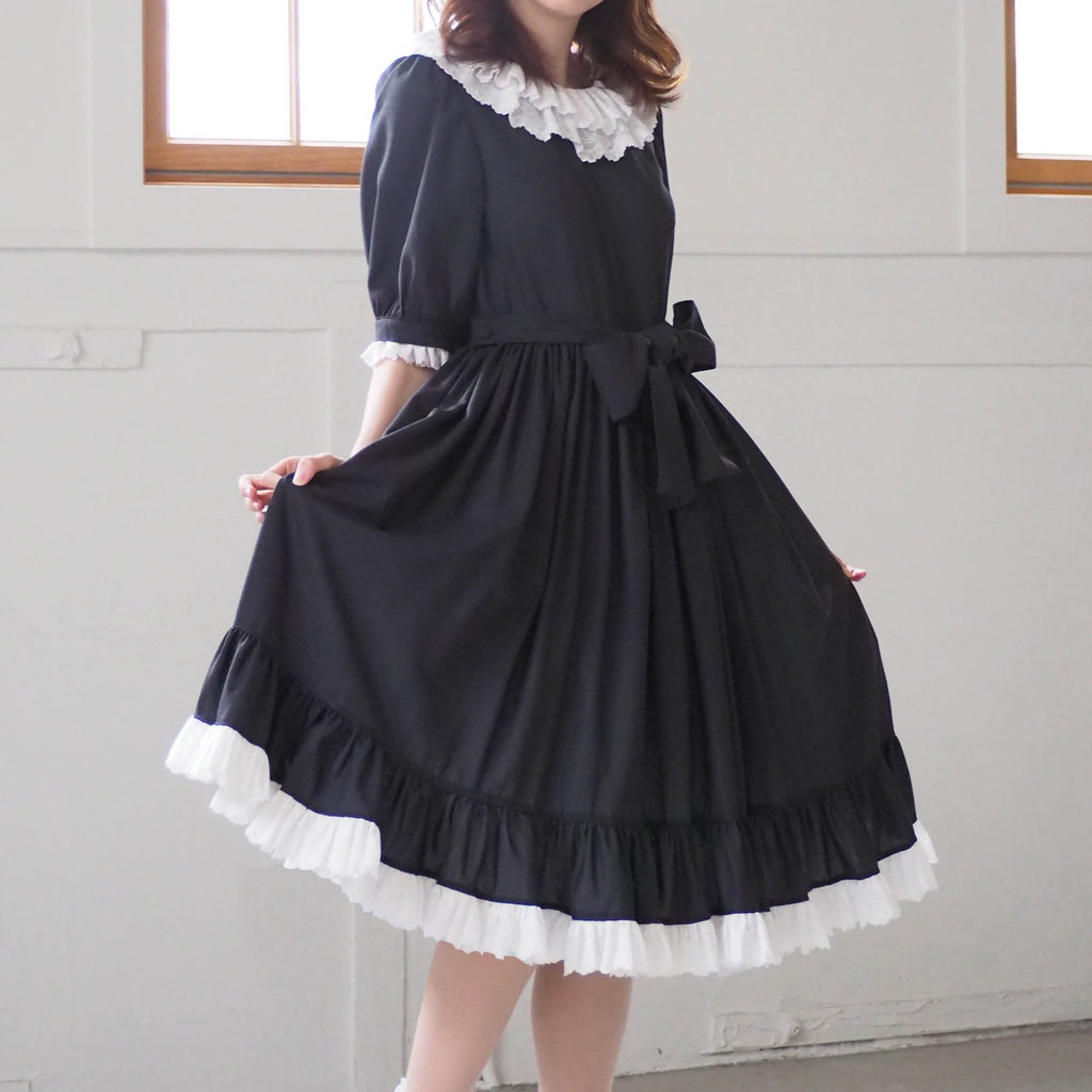 【尾州ロリィタ】究極のクラロリ 特別な日常のワンピース（濃灰色・半袖）