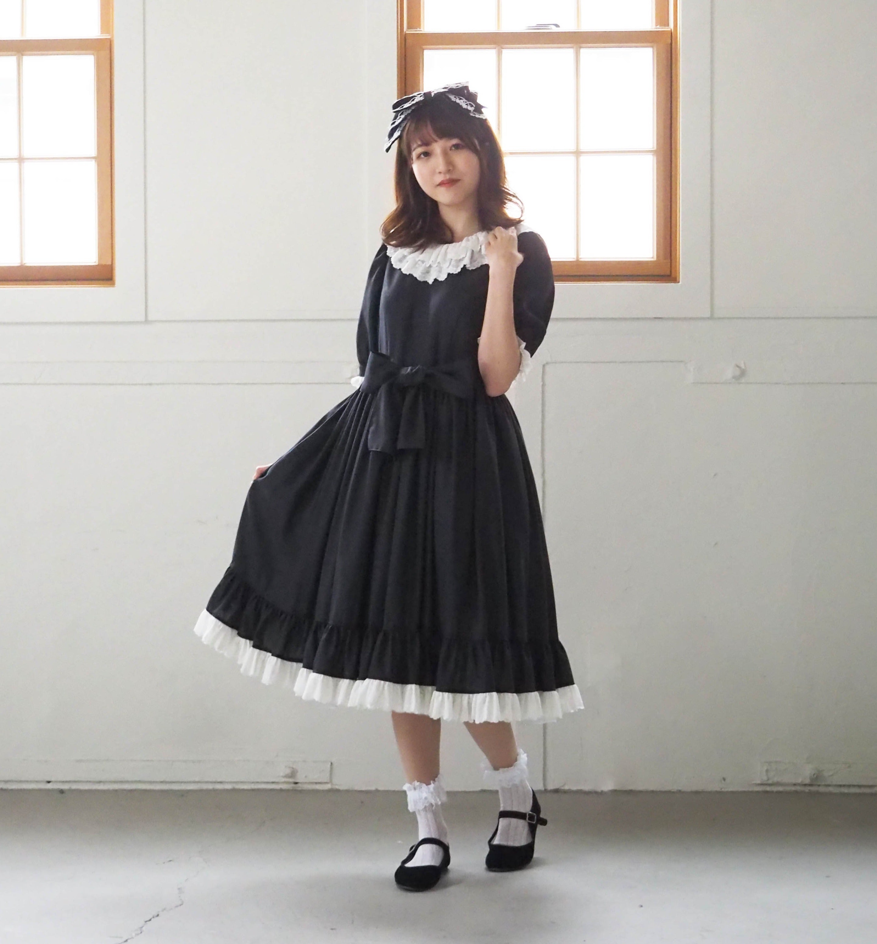 【尾州ロリィタ】究極のクラロリ 特別な日常のワンピース（濃灰色・半袖）